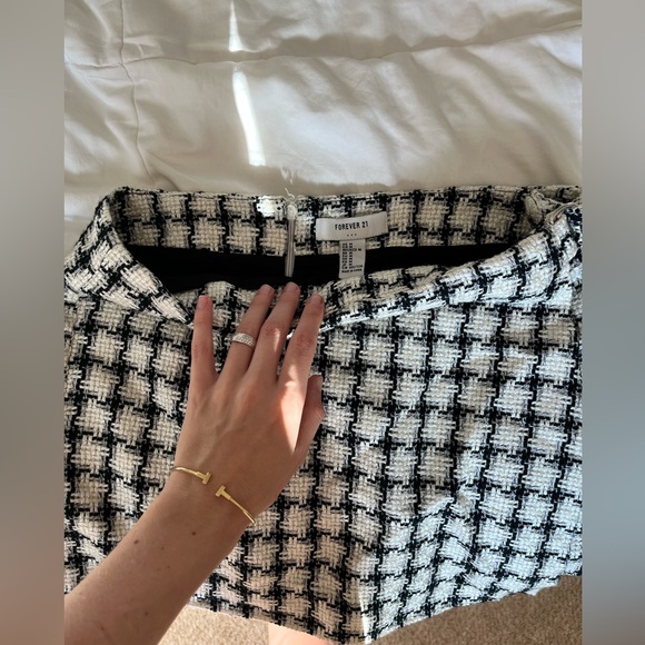 Black and white checkered Forever 21 Skort - Picture 6 of 6
